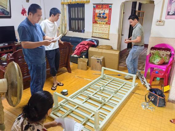精准康复服务暖人心 区残联为30名残疾人安装假肢矫形器并为3名残疾儿童发放儿童推车